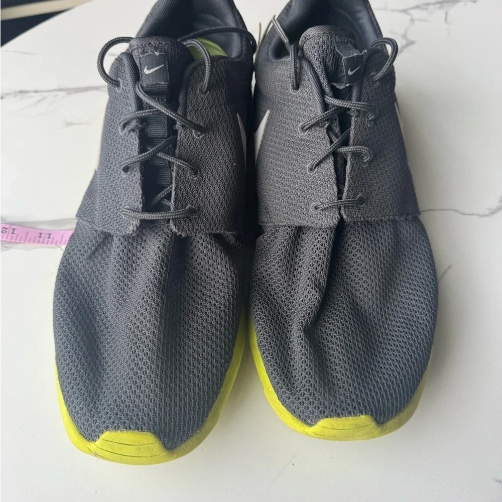 Nike Men’s 14 Roshe Run One Cyber Grey Anthracite Wolf Volt Neon Air Max 95 1